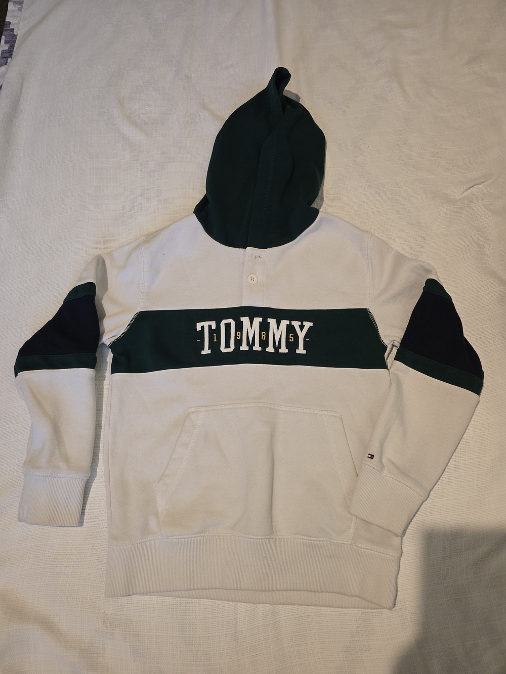 Tommy Hilfiger White & Dark Green Hooded Pullover with Chest Logo